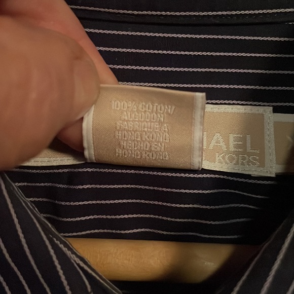 3 Michael Kors mens shirts. XL. All in very good condition. 3rd shirt is… - Picture 8 of 14